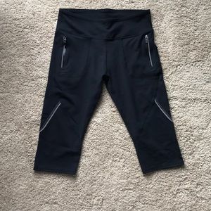Fabletics zipper capris legging